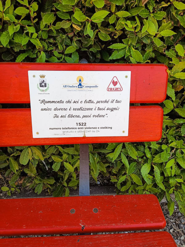 Panchina rossa contro la violenza