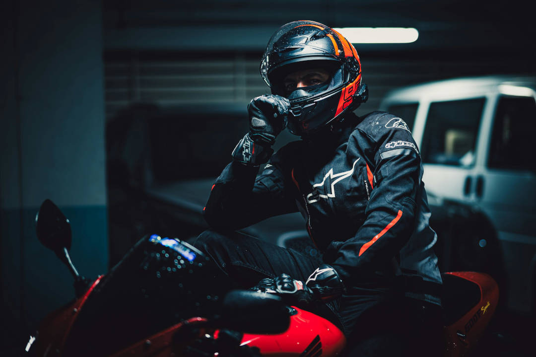 Guanti da moto obbligatori in Germania