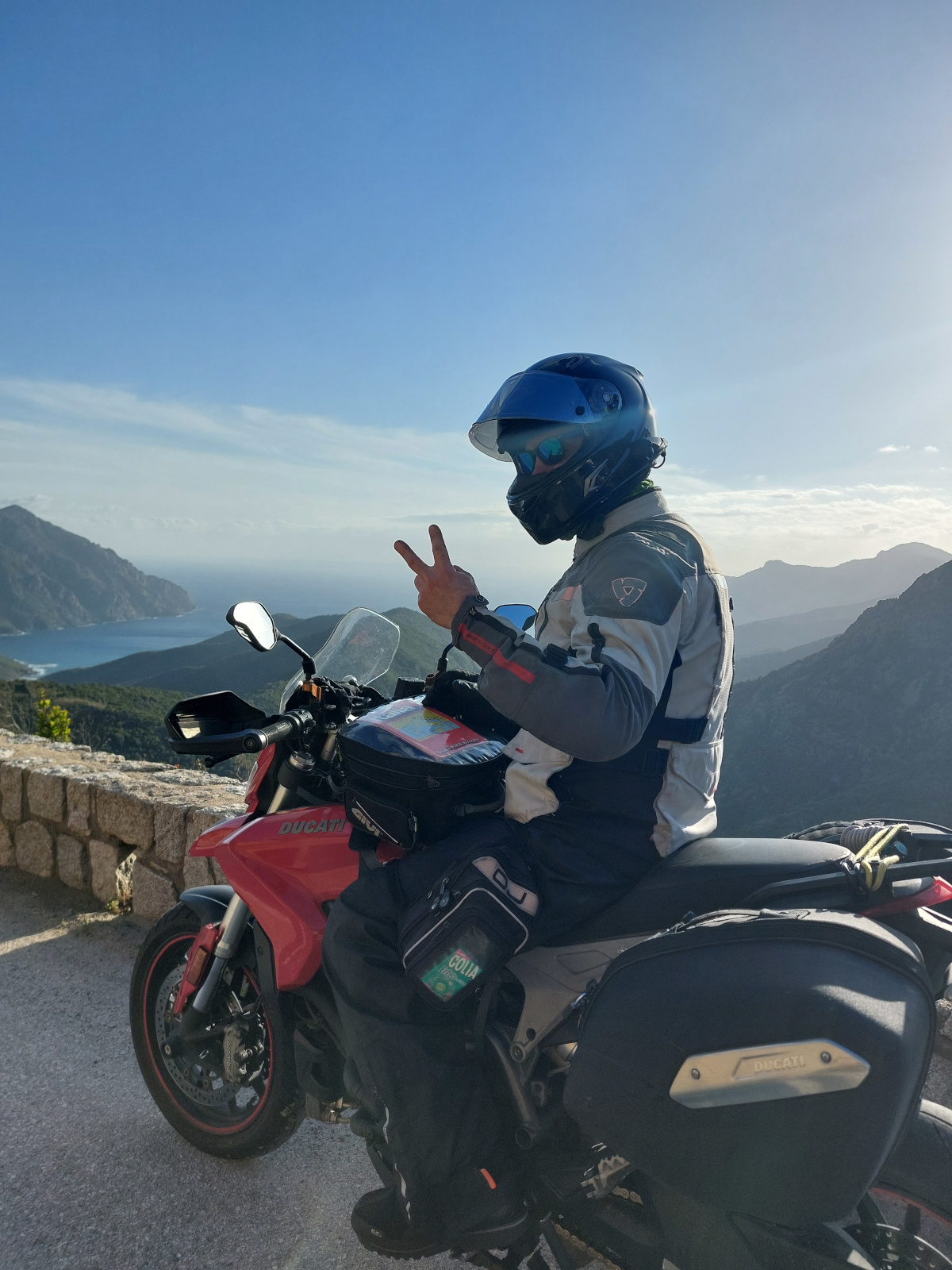 Saluto in moto
